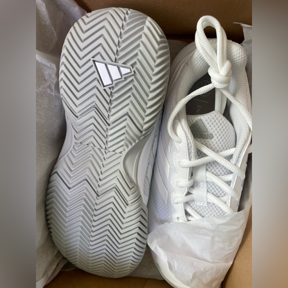 Adidas sneakers sz 8 - Picture 12 of 13